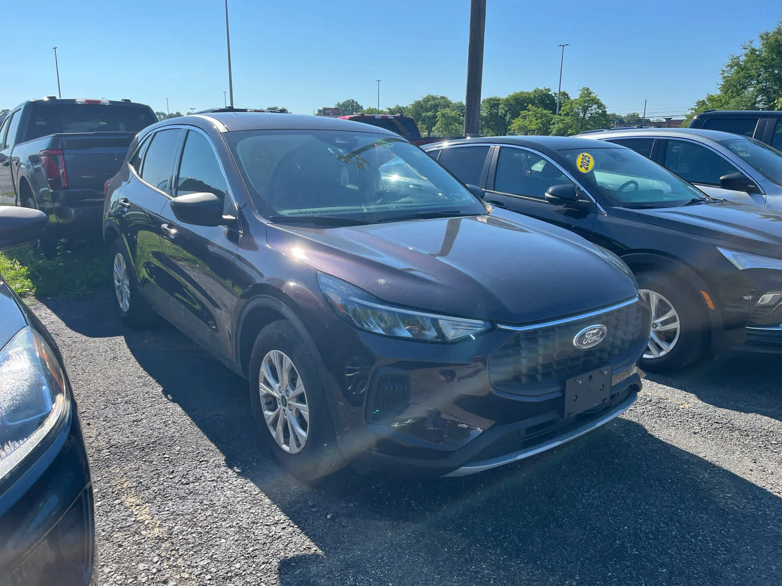 Used 2023 Cinnabar Red Metallic Premium Colorant Ford Active image 2