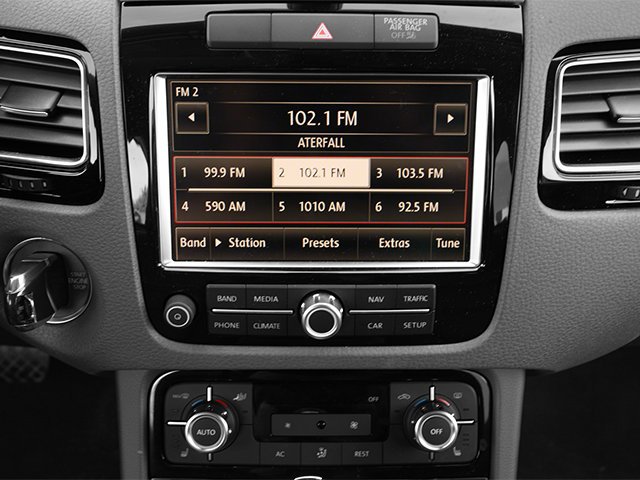 Used 2014 Black Uni Volkswagen Lux image 9