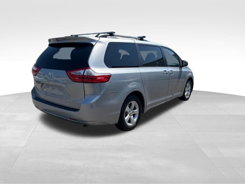 Used 2016 Silver Toyota LE image 7