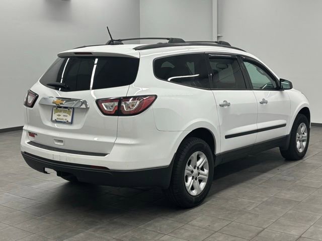 Used 2017 Chevrolet Traverse LS with VIN 1GNKRFED3HJ276098 for sale in Murray, KY