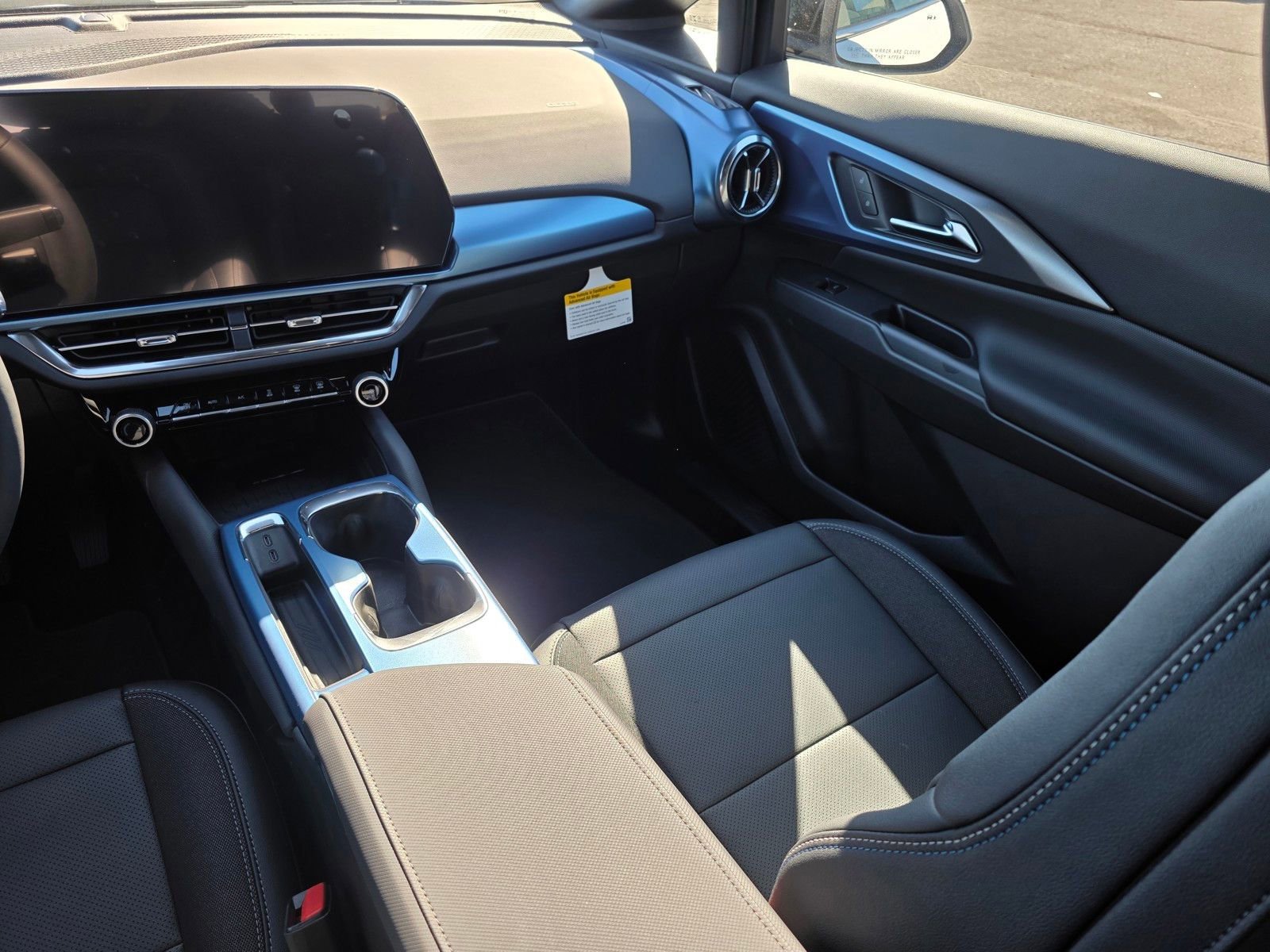 2026 Chevrolet Equinox EV 2LT - Photo 17