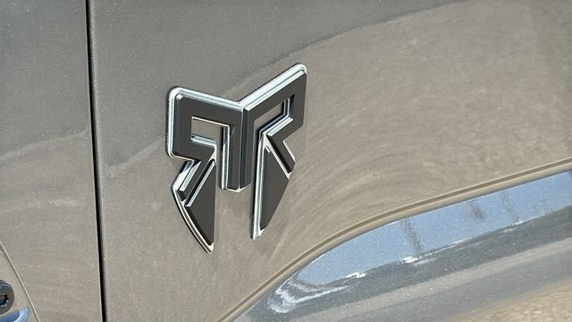 New 2026 Carbonized Gray Metallic Ford XLT image 7