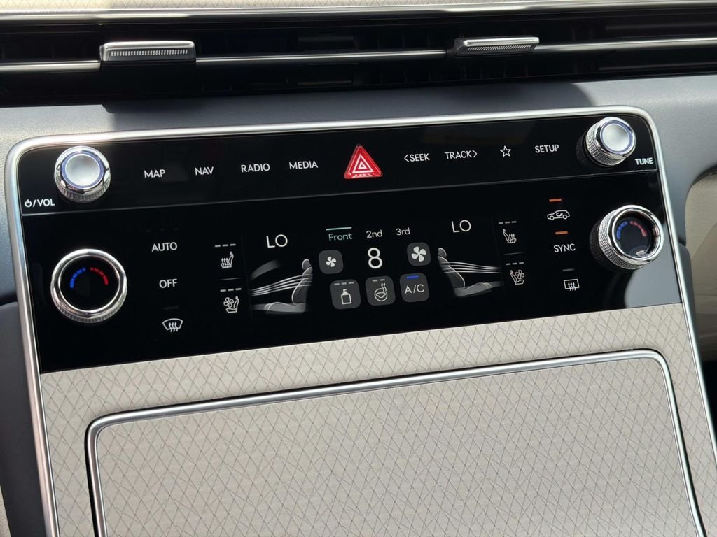 New 2026 Silver Genesis 3.5T Prestige image 27