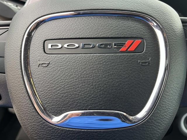 Used 2023 White Dodge SXT image 31