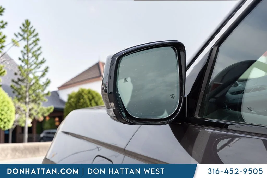 Used 2023 Gray Jeep Overland 4xe image 29