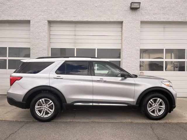 2024 Ford Explorer XLT 4WD's photo