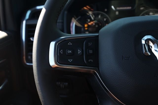 New 2026 Diamond Black Crystal Pearl-Coat Exterior Paint RAM Laramie Night Edition image 24