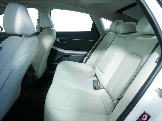 Used 2023 White Hyundai SEL image 17