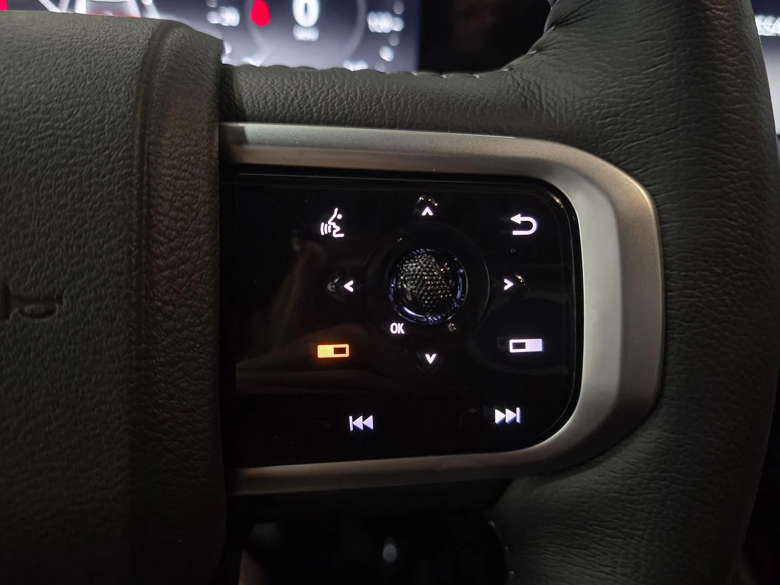 2025 Nissan Armada SL - Photo 39