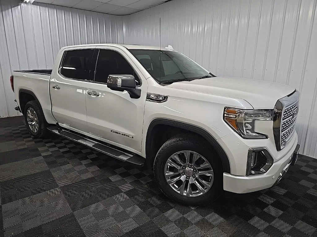 Used 2021 White GMC Denali image 7