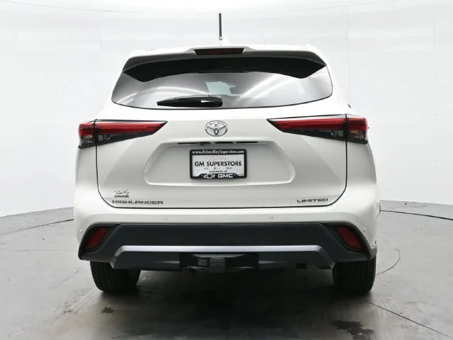 Used 2021 Blizzard Pearl Toyota Limited image 6
