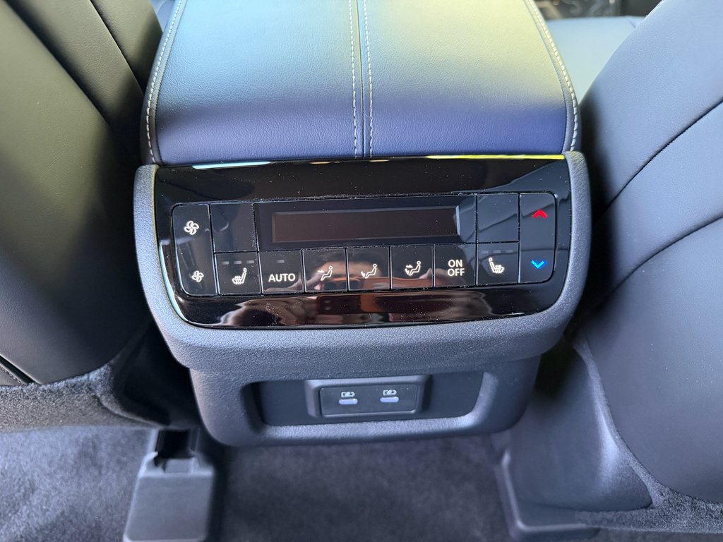 New 2027 GRAPHITE SHADOW INFINITI Sport AWD image 18