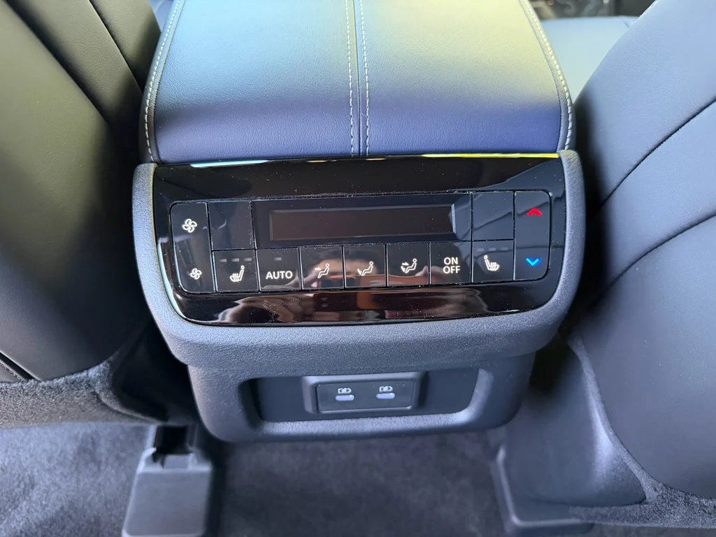 New 2027 GRAPHITE SHADOW INFINITI Sport AWD image 18