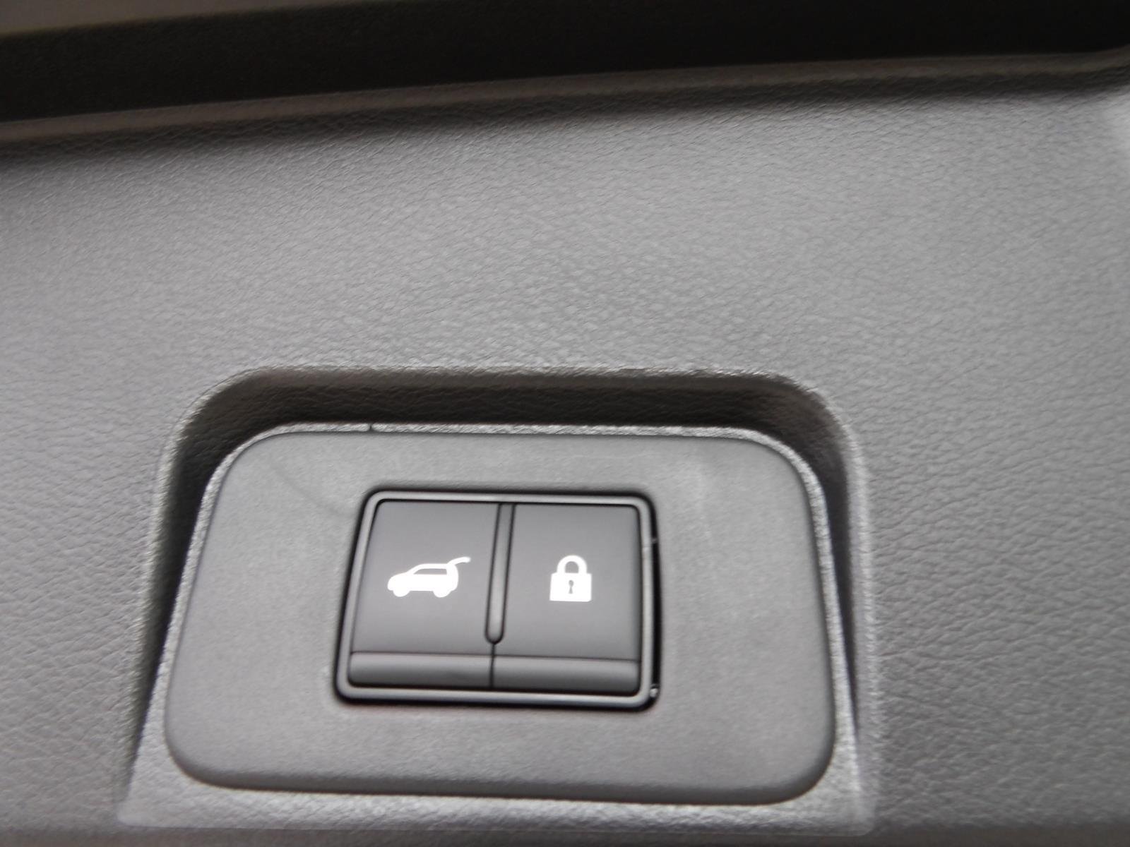 New 2026 Everest White Pearl TriCoat Nissan Rock Creek® image 11