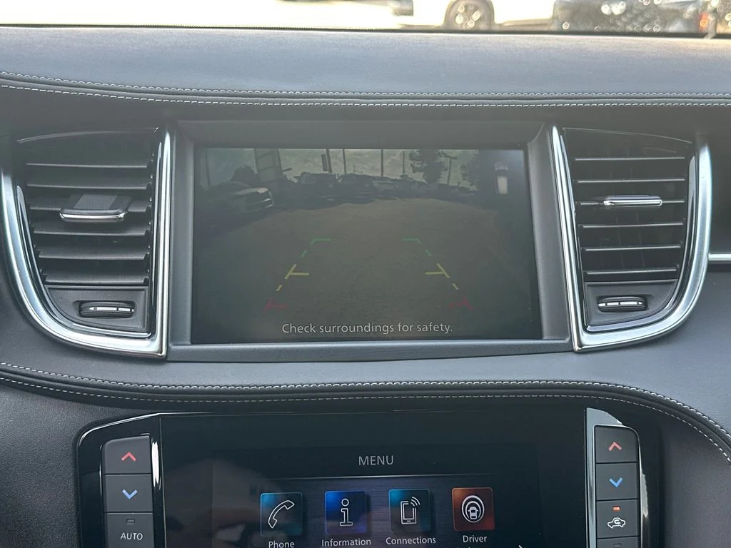 Used 2023 Gray INFINITI LUXE image 25