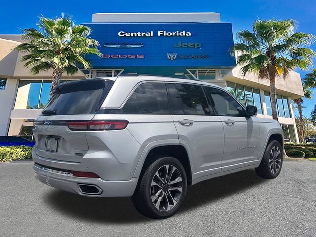 Certified Used 2024 Silver Jeep Overland 4xe image 5
