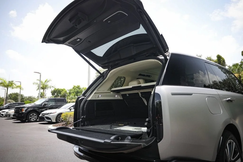 Used 2023 Flux Silver SV Bespoke Ultra Metallic Satin Land Rover SV image 19