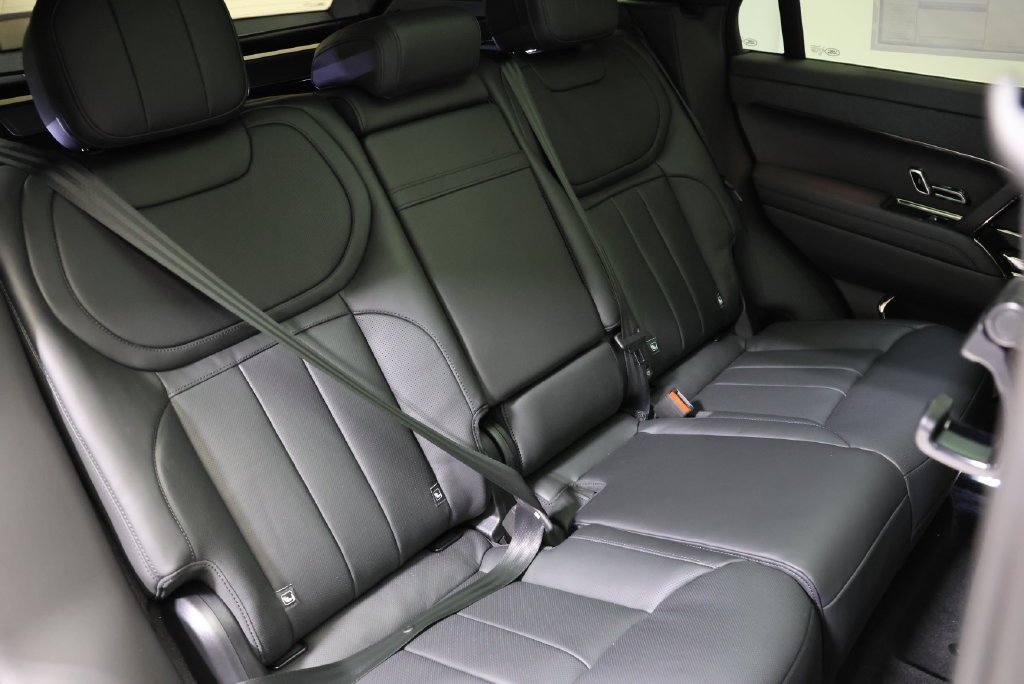 Certified Used 2026 Fuji White Land Rover Dynamic SE image 47