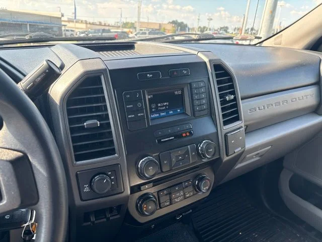 Used 2018 White Ford XL image 10