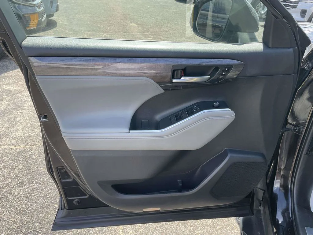 Used 2021 Amber Toyota Limited image 15