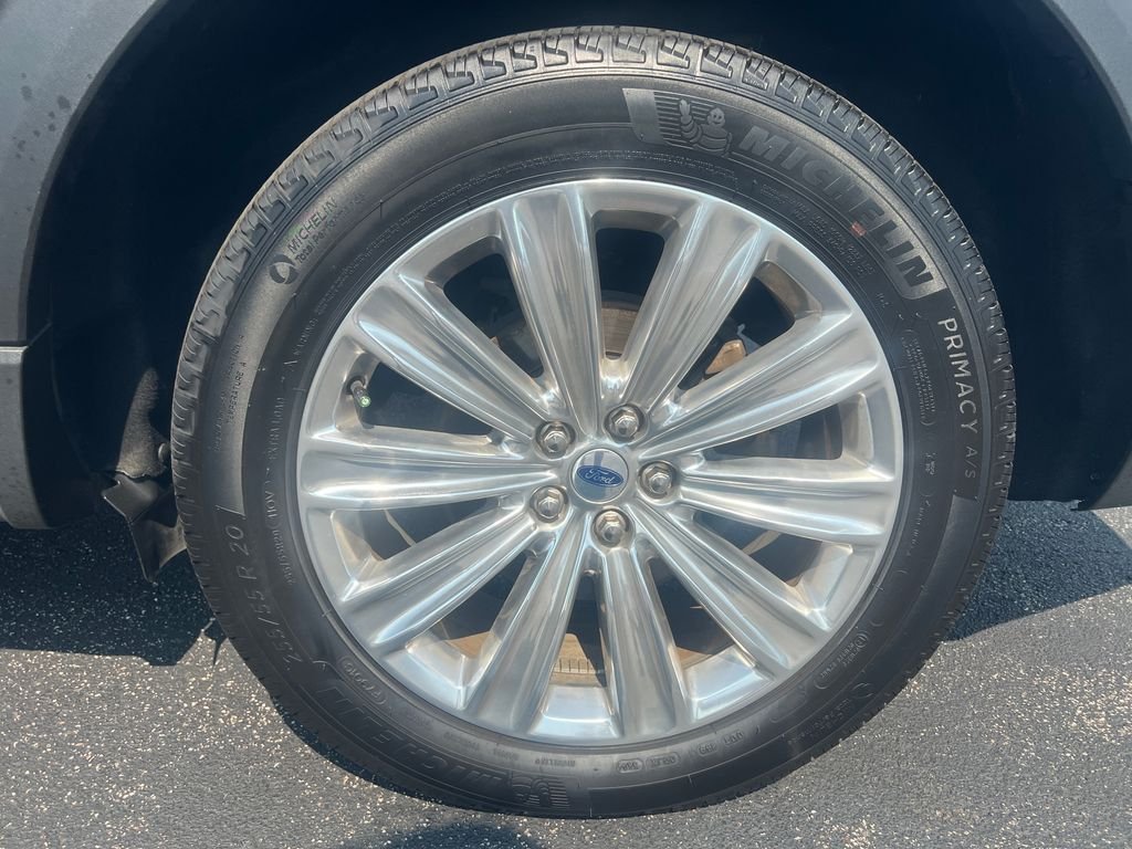 Used 2025 Black Ford Platinum image 10