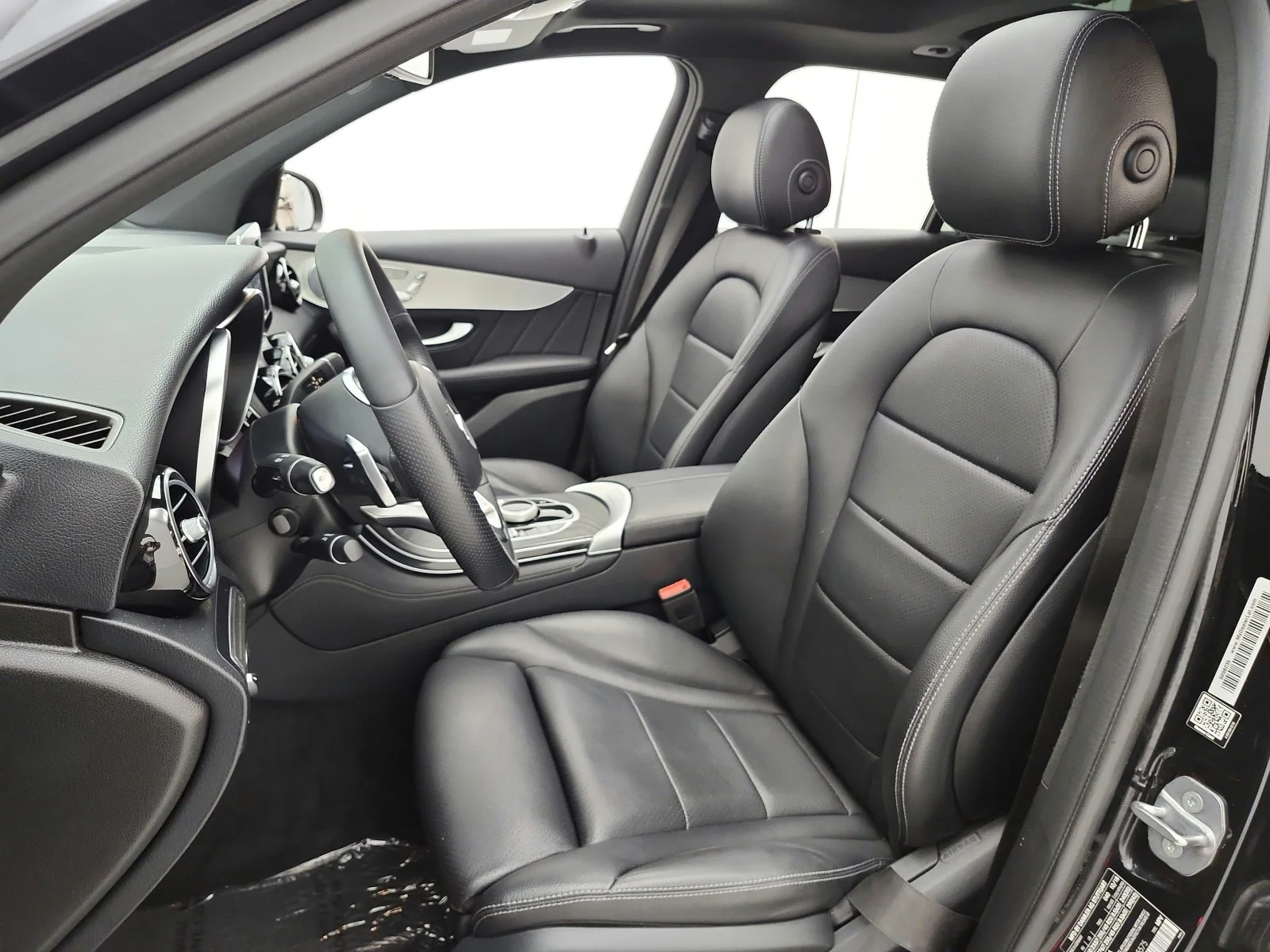 Used 2019 Black Mercedes-Benz GLC 300 SUV image 15