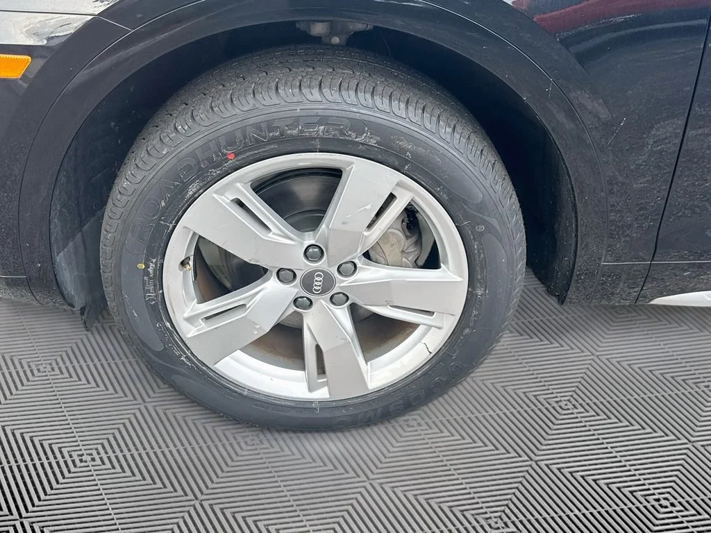 Used 2018 Black Audi 2.0T image 35