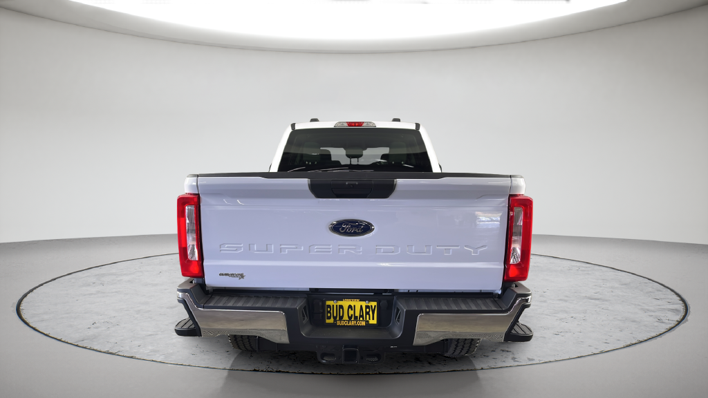 New 2026 Oxford White Ford F-250® XLT image 10
