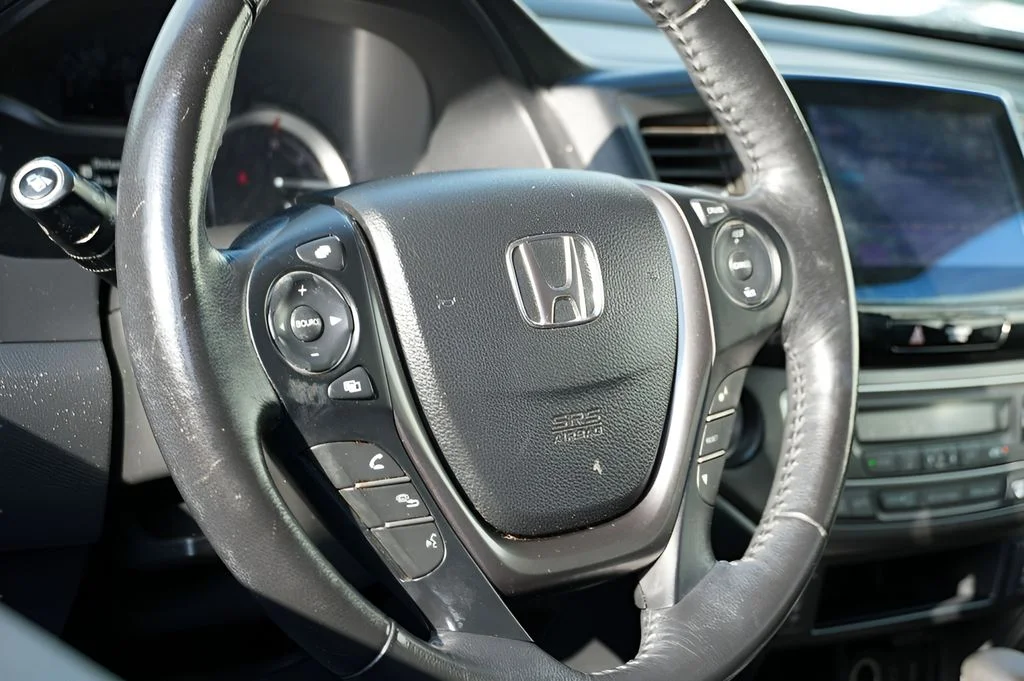 Used 2016 Black Honda EX-L image 15