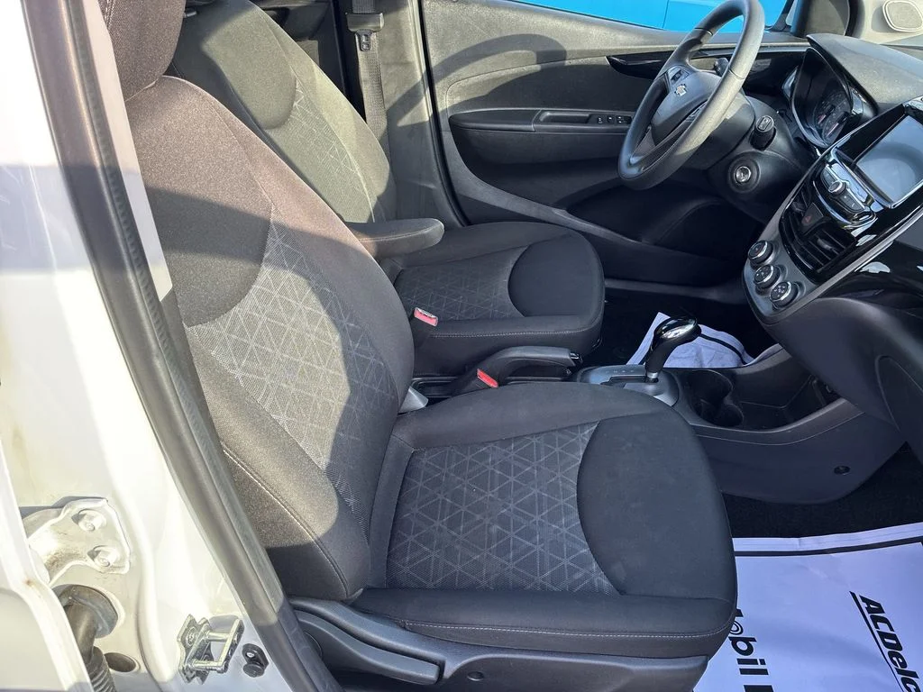 Used 2021 White Chevrolet 1LT image 21
