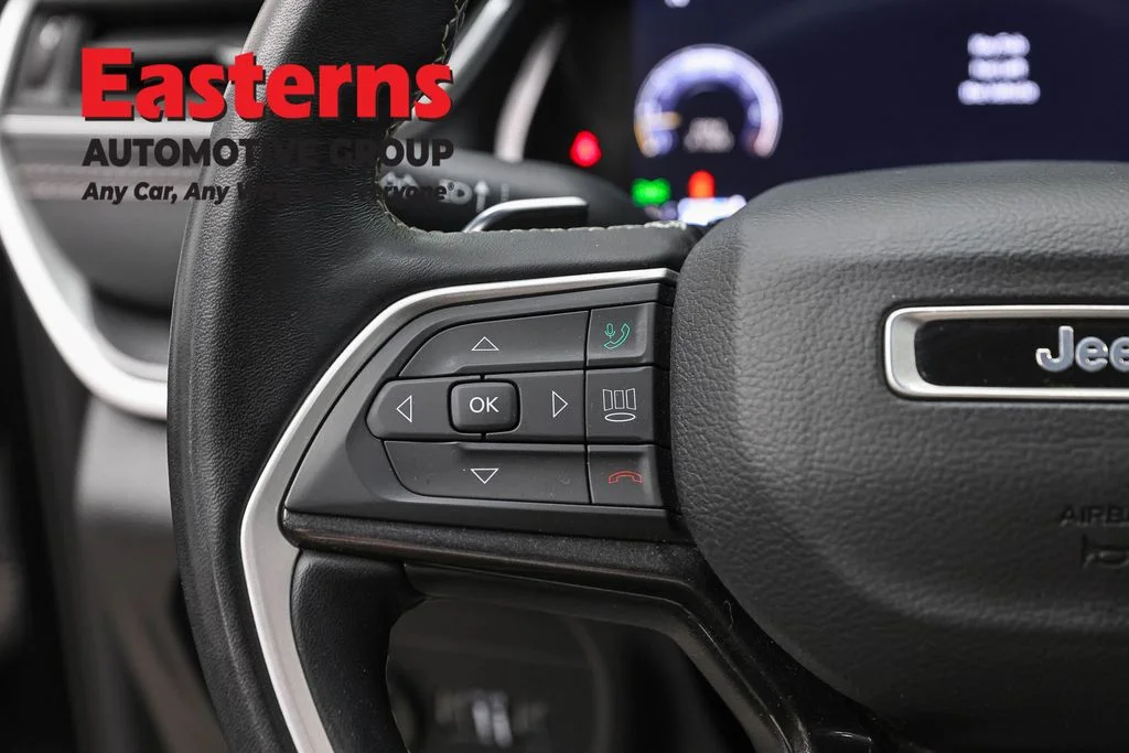 Used 2022 Black Jeep Laredo image 15