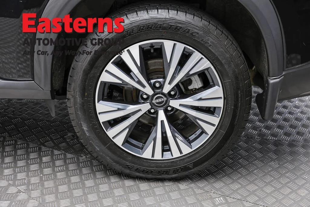 Used 2023 Black Nissan SV image 8