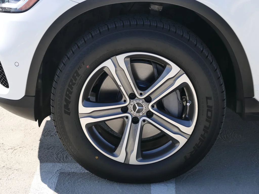 Used 2022 Polar White Mercedes-Benz GLC 300 4MATIC® image 10