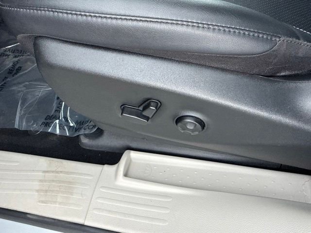 Used 2024 Silver Chrysler Touring L image 31