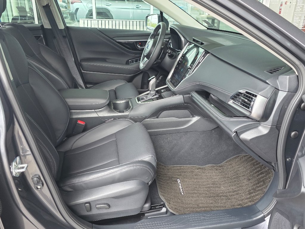Used 2025 Magnetite Gray Metallic Subaru Limited image 22