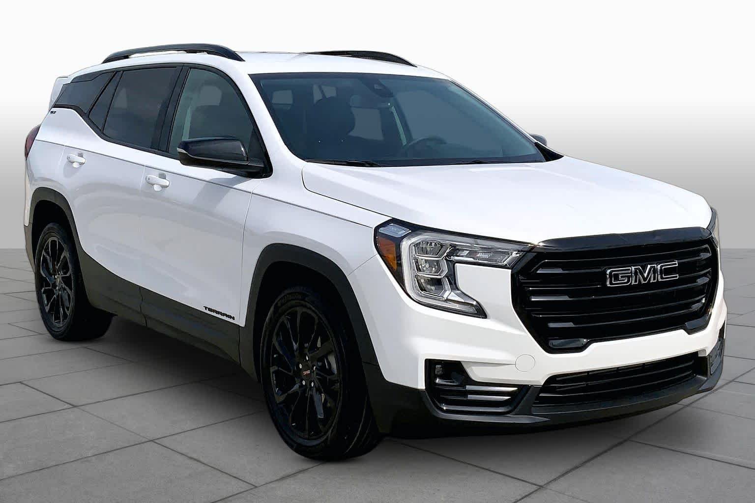 Used 2023 Summit White GMC SLT image 3