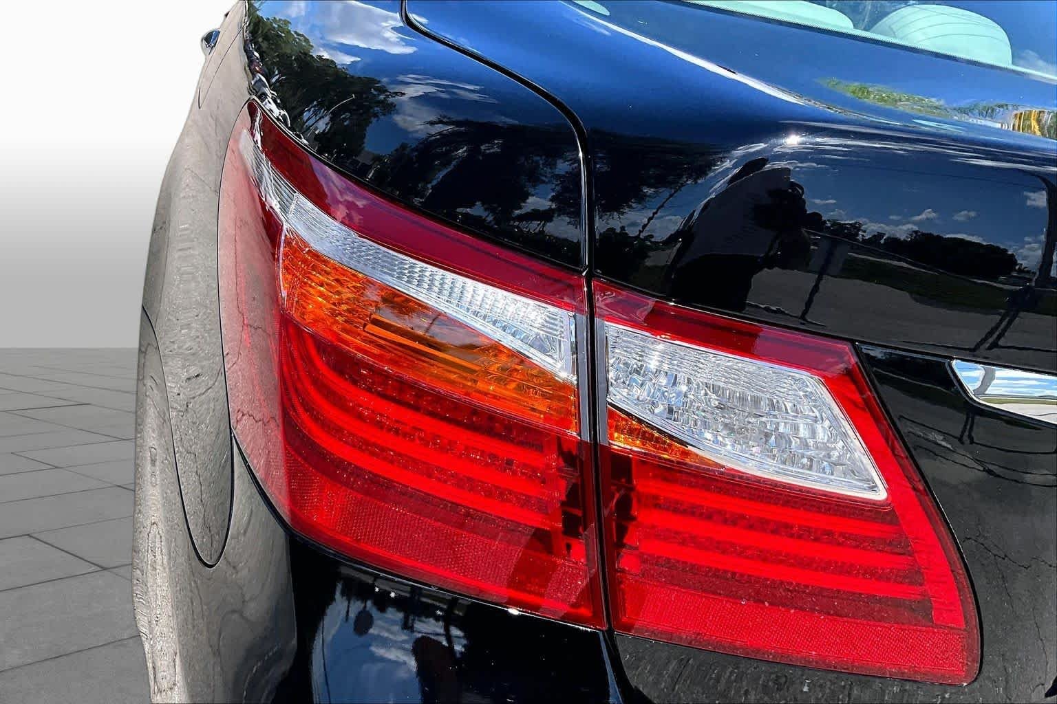 Used 2012 Obsidian Lexus  image 28
