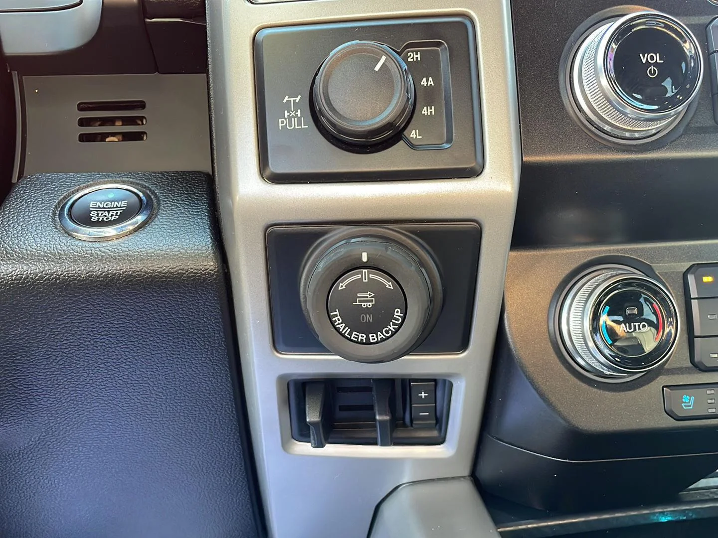 Certified Used 2020 Velocity Blue Ford LARIAT image 20