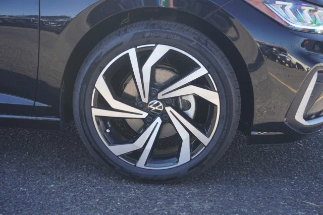 New 2026 Deep Black Pearl Volkswagen SEL image 5