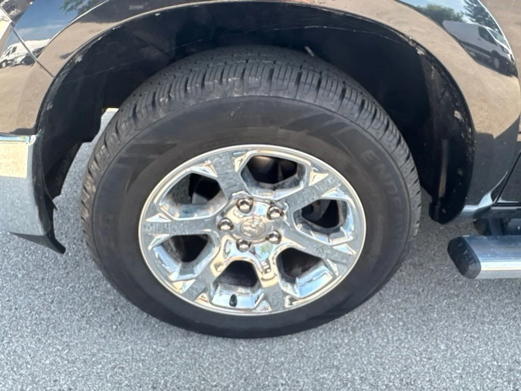 Certified Used 2018 Brilliant Black Crystal Pearlcoat Ram Laramie image 51