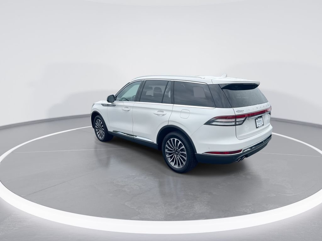 Used 2021 White Lincoln Reserve image 6
