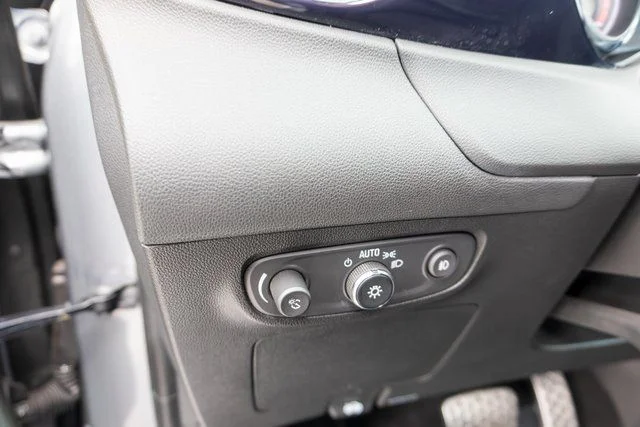 Used 2023 Gray Buick Select image 19