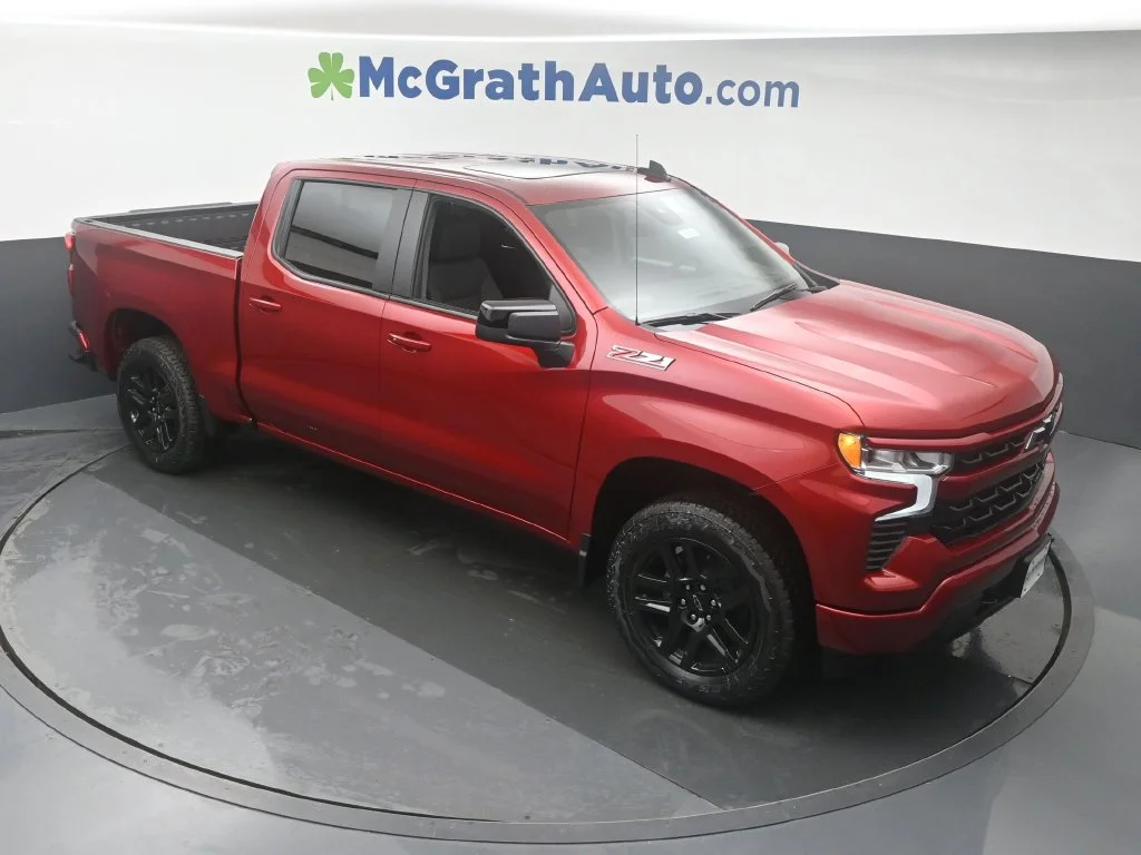Used 2025 Red Chevrolet RST image 3