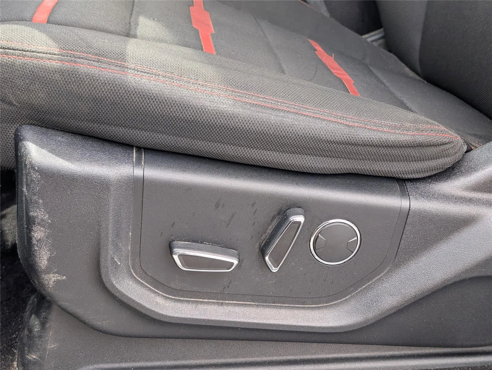 Used 2016 Magnetic Metallic Ford XLT image 15