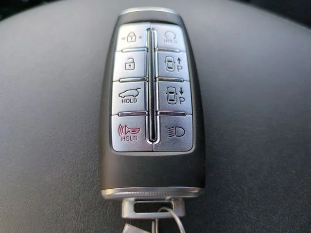 Used 2025 Black Genesis 2.5T image 25