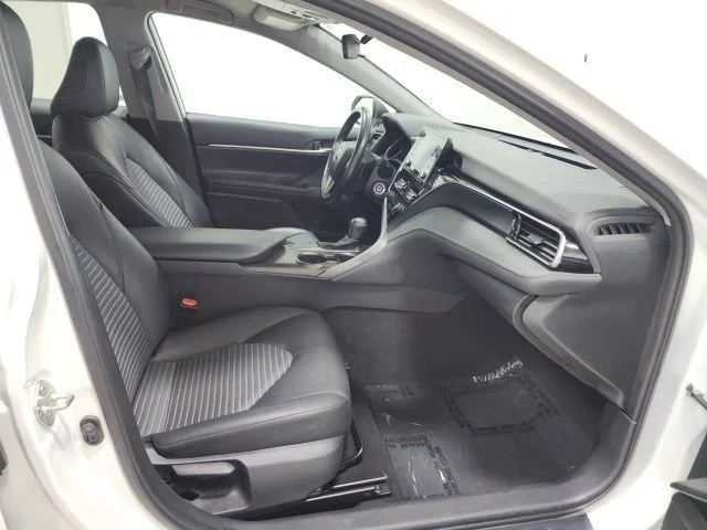 Used 2024 Ice Cap Toyota SE image 13