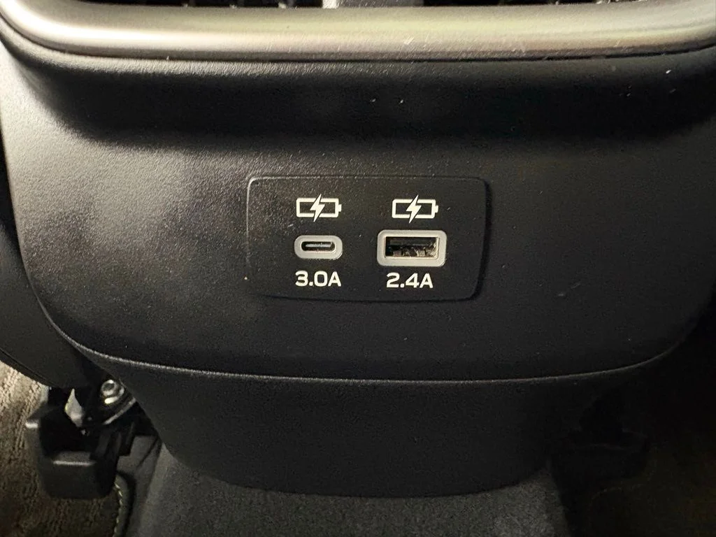 Used 2025 Crystal White Pearl Subaru Onyx Edition image 37