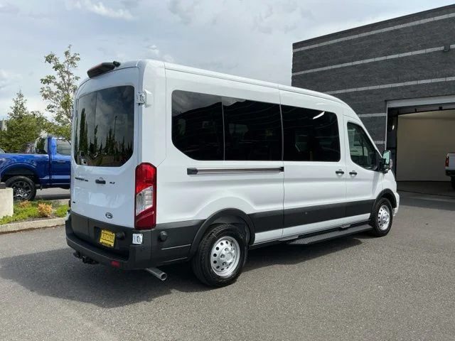 New 2026 Oxford White Ford XLT image 4