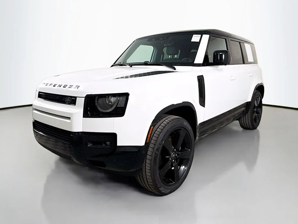 2025 Land Rover Defender 110 V8 P525's photo