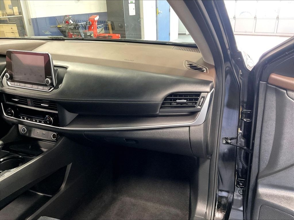 Used 2023 Black Nissan SV image 13